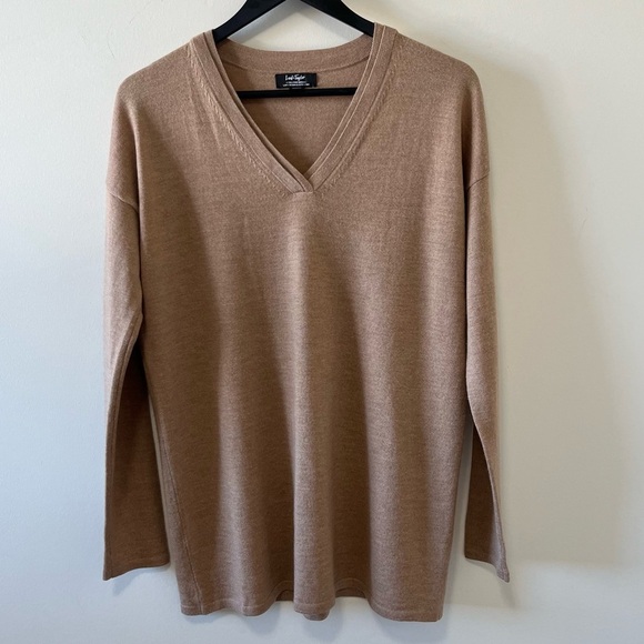 Lord & Taylor 100% Merino Wool V-Neck Sweater Size XS - Picture 1 of 6